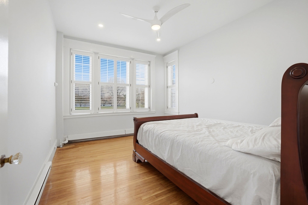 520 Beacon St # 2F
