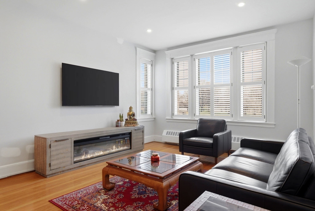 520 Beacon St # 2F