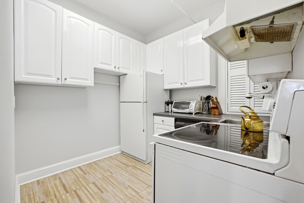 520 Beacon St # 2F