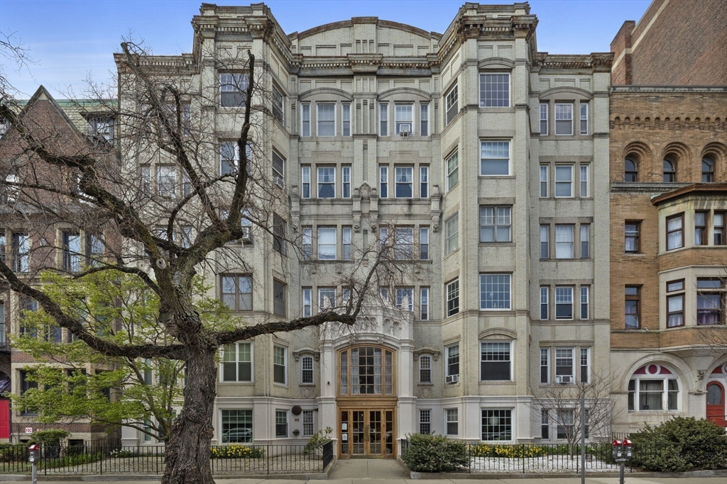 520 Beacon St # 2F
