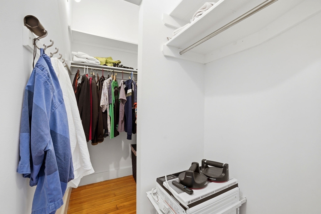 520 Beacon St # 2F