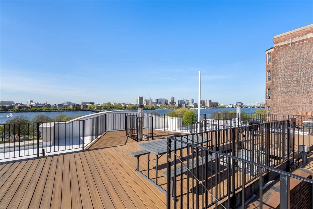 520 Beacon St # 2F
