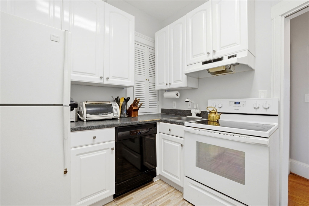 520 Beacon St # 2F