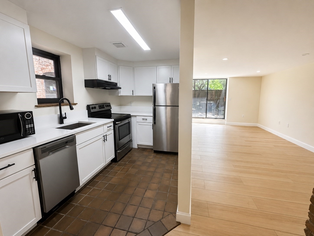 84 Gainsborough Street # 006W