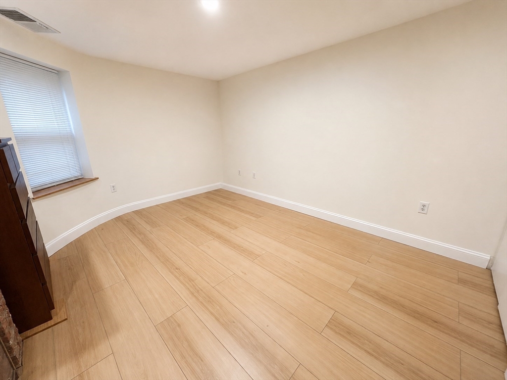 84 Gainsborough Street # 006W