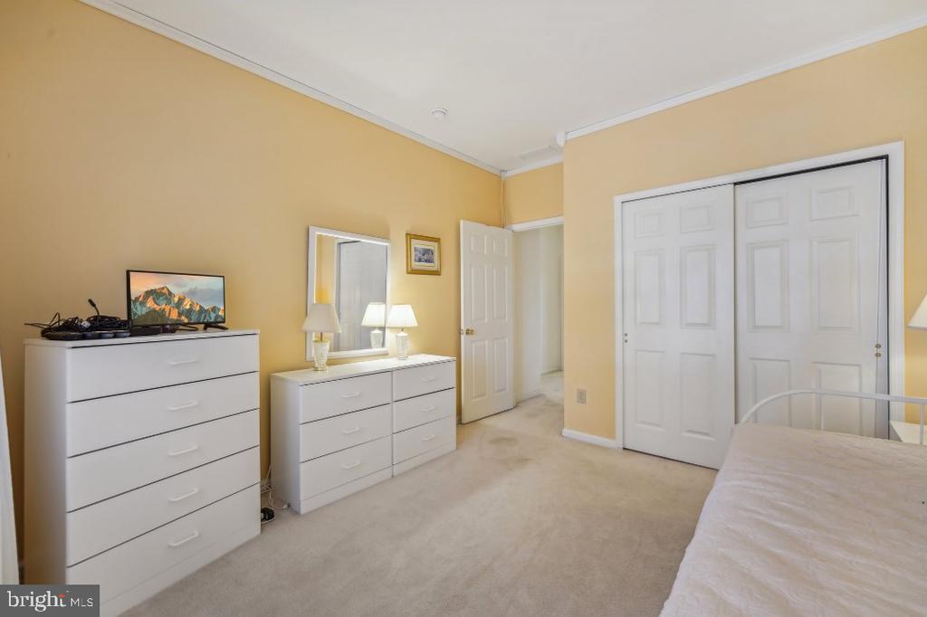 89 KINGSBRIDGE DRIVE
