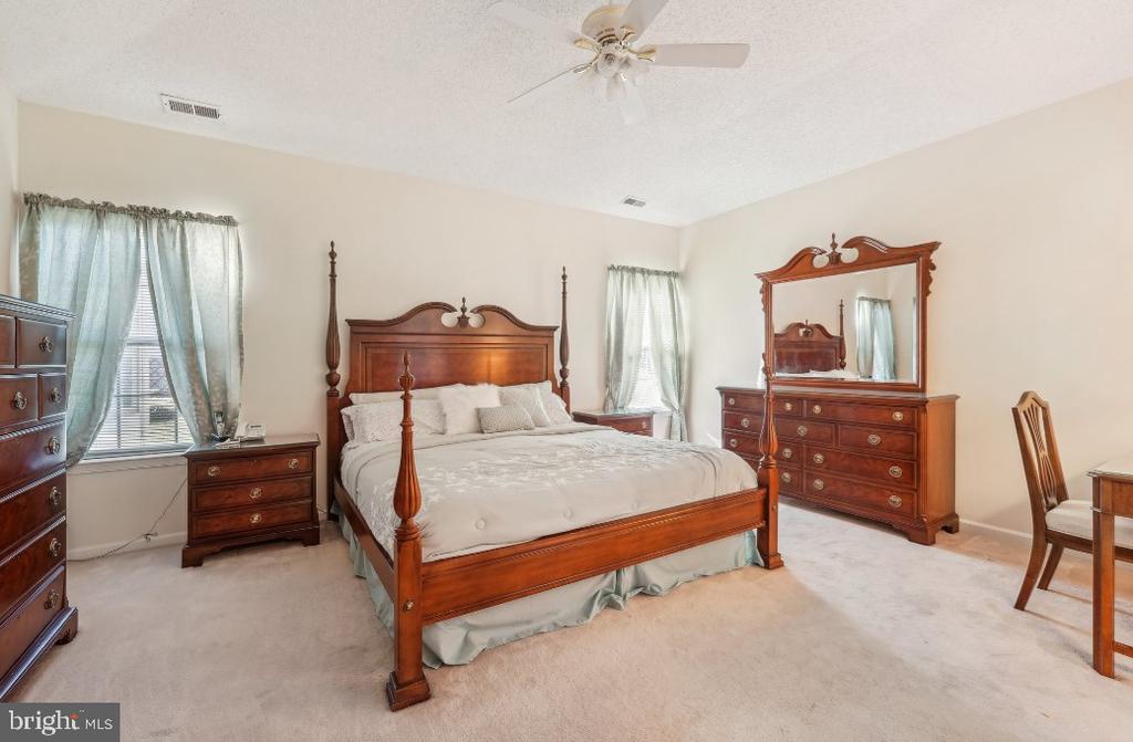89 KINGSBRIDGE DRIVE