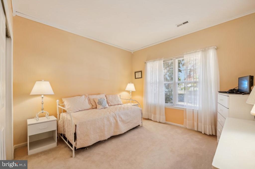 89 KINGSBRIDGE DRIVE