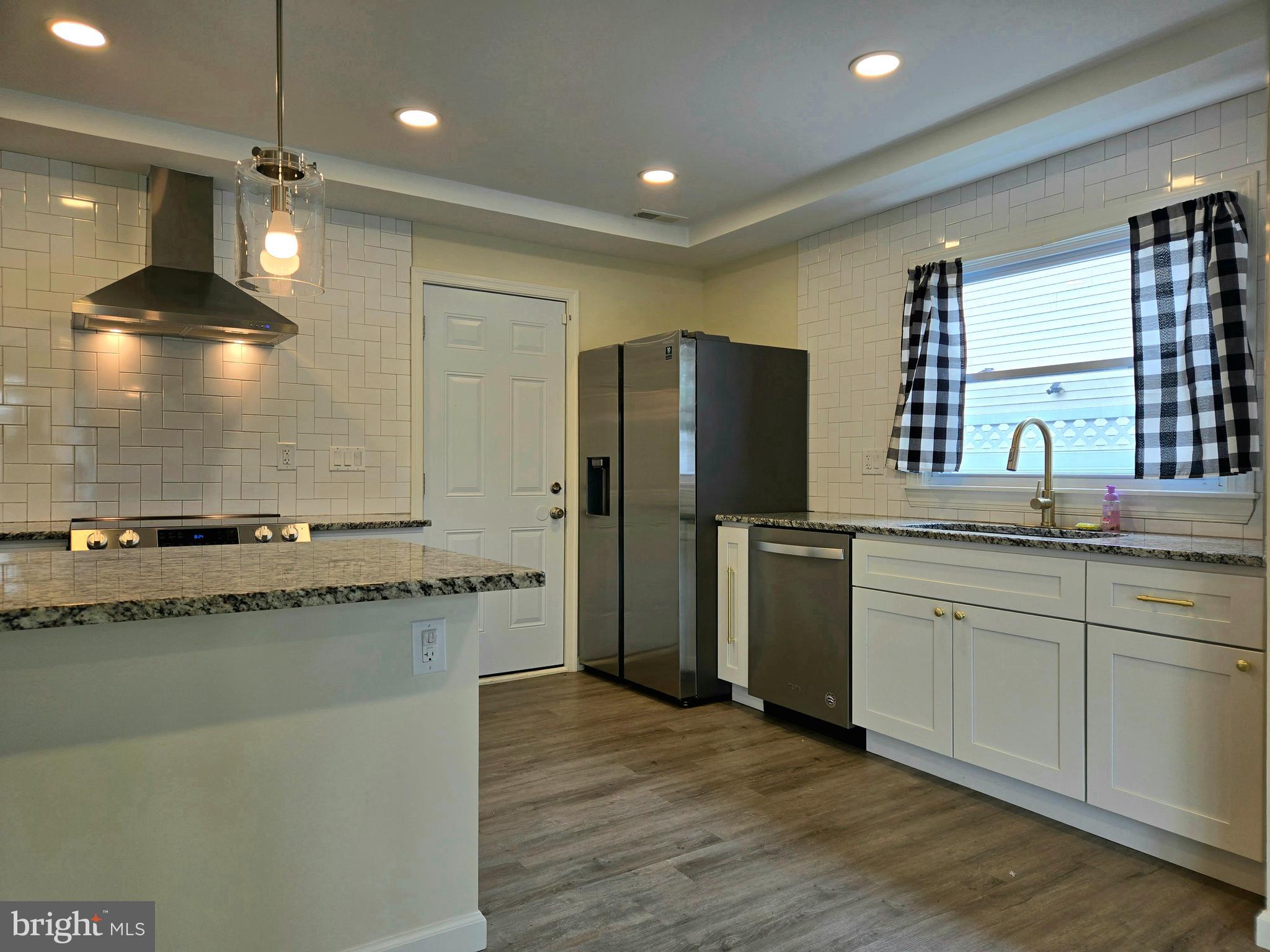 225 SOMERSET DRIVE