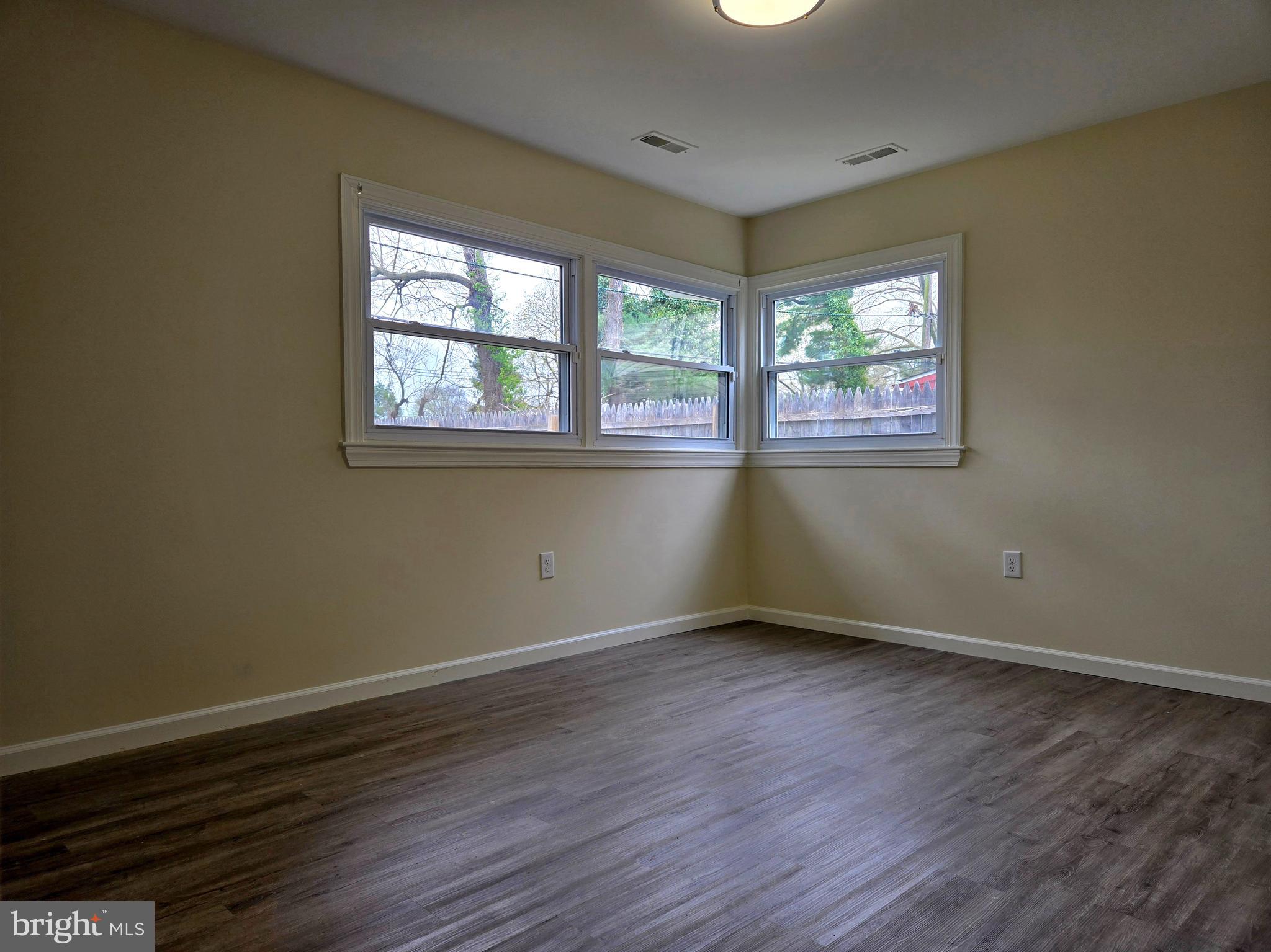 225 SOMERSET DRIVE