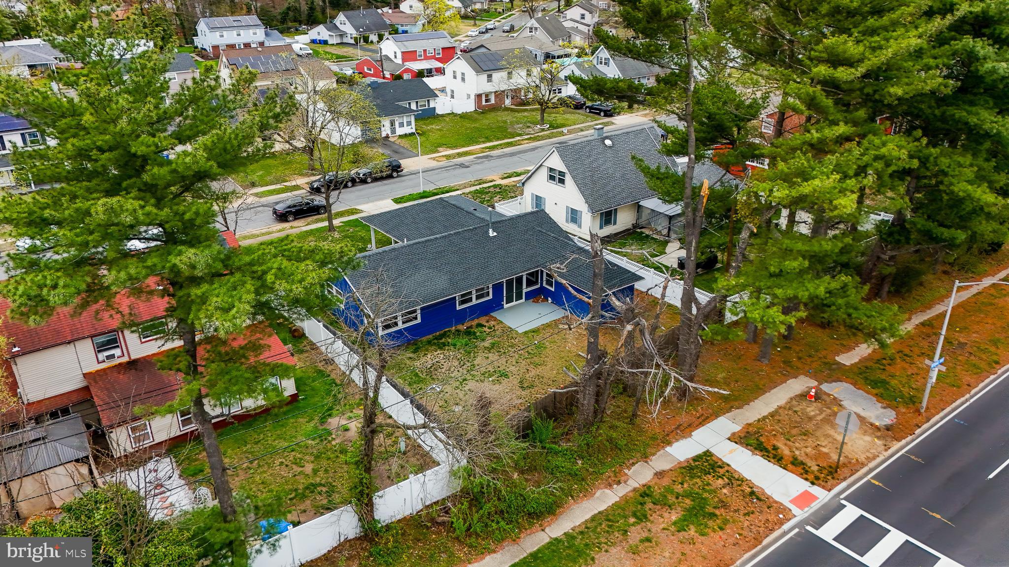 225 SOMERSET DRIVE