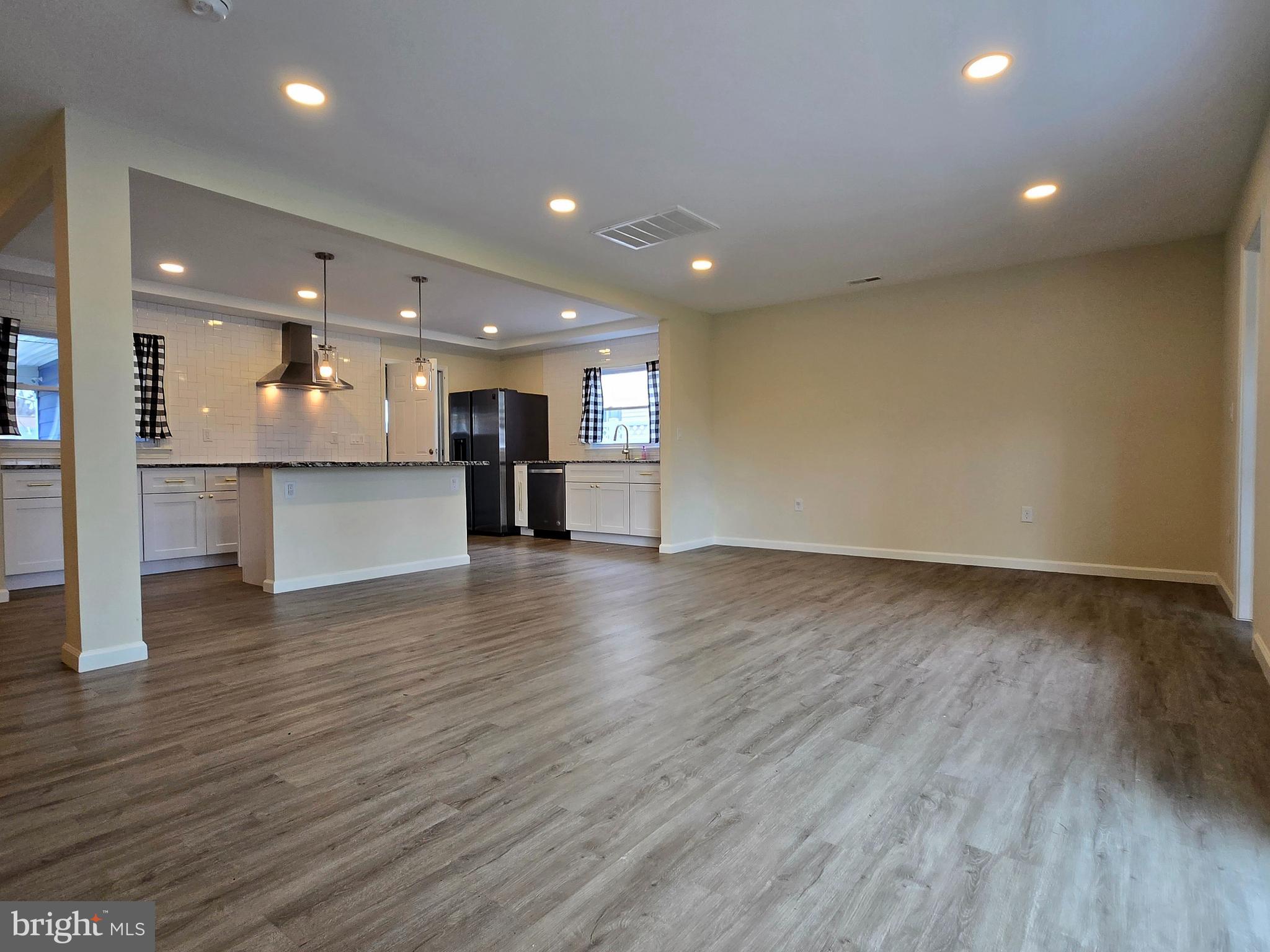 225 SOMERSET DRIVE