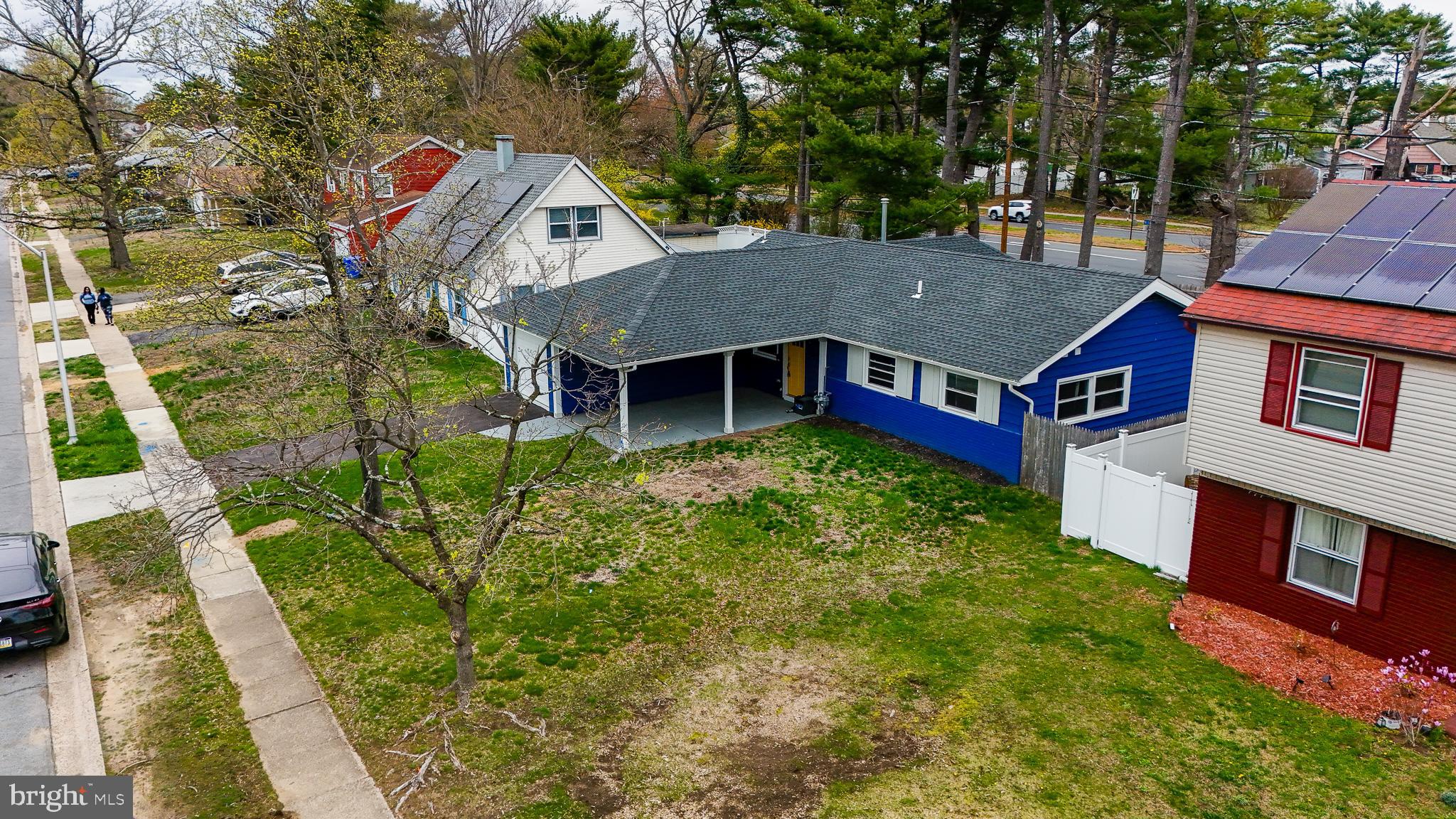 225 SOMERSET DRIVE
