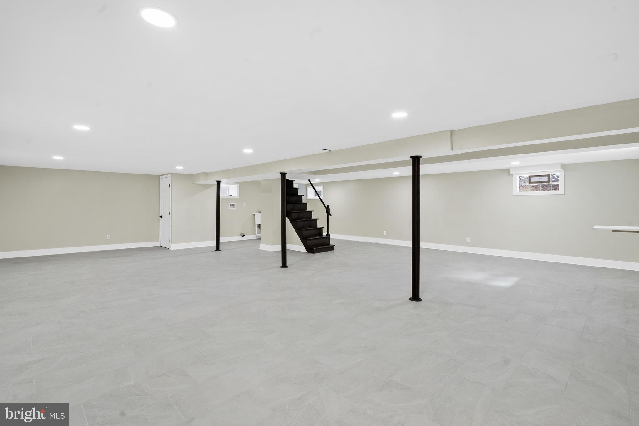 14 W ANN ROAD