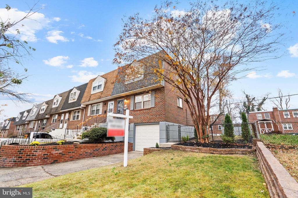1300 RAINER ROAD