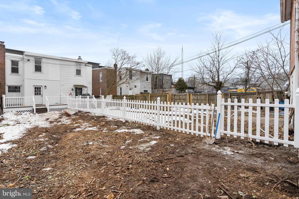 445 W BALTIMORE AVENUE