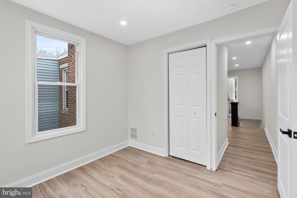 445 W BALTIMORE AVENUE