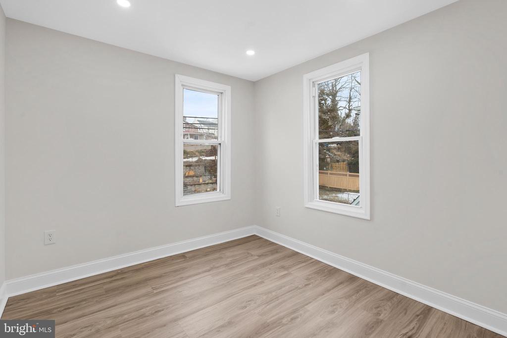 445 W BALTIMORE AVENUE