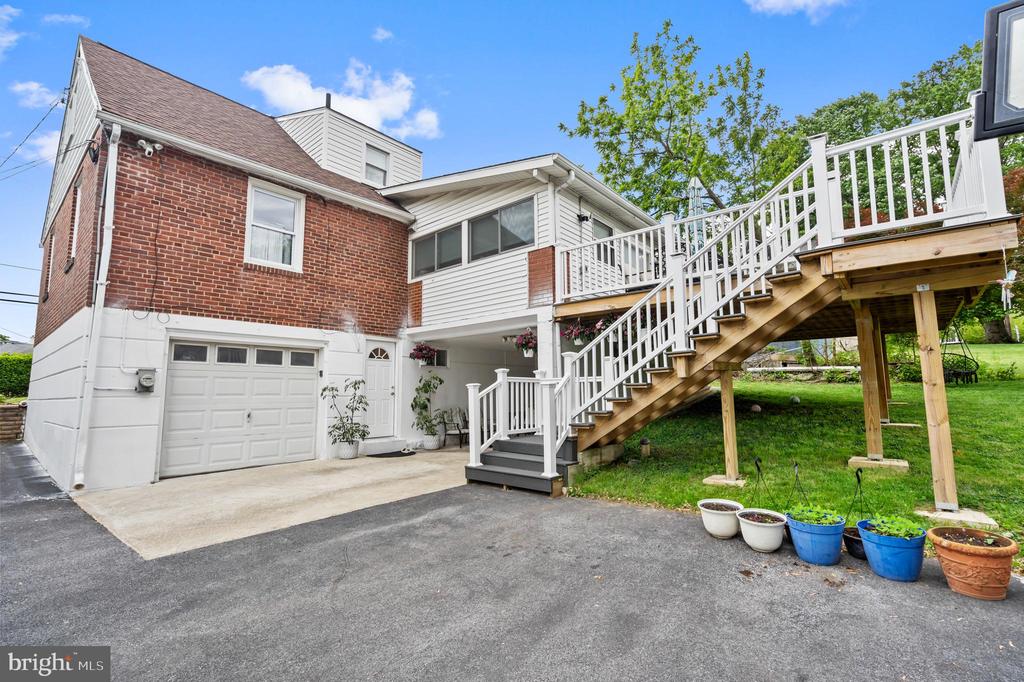 214 S SPROUL ROAD