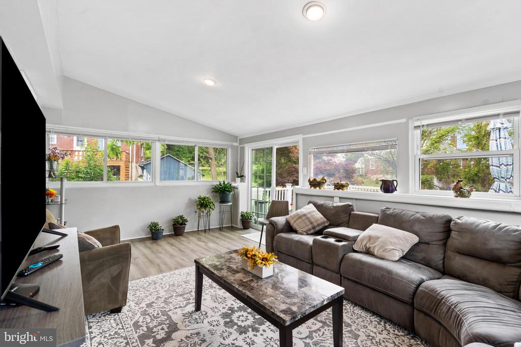 214 S SPROUL ROAD