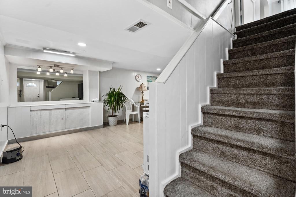 214 S SPROUL ROAD