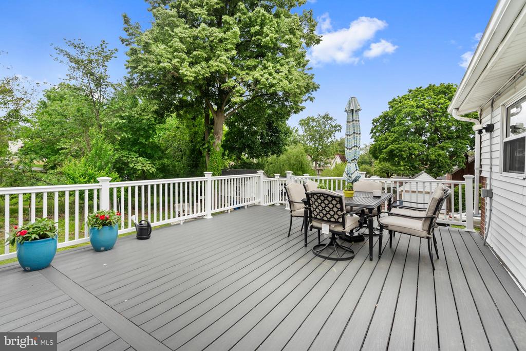 214 S SPROUL ROAD