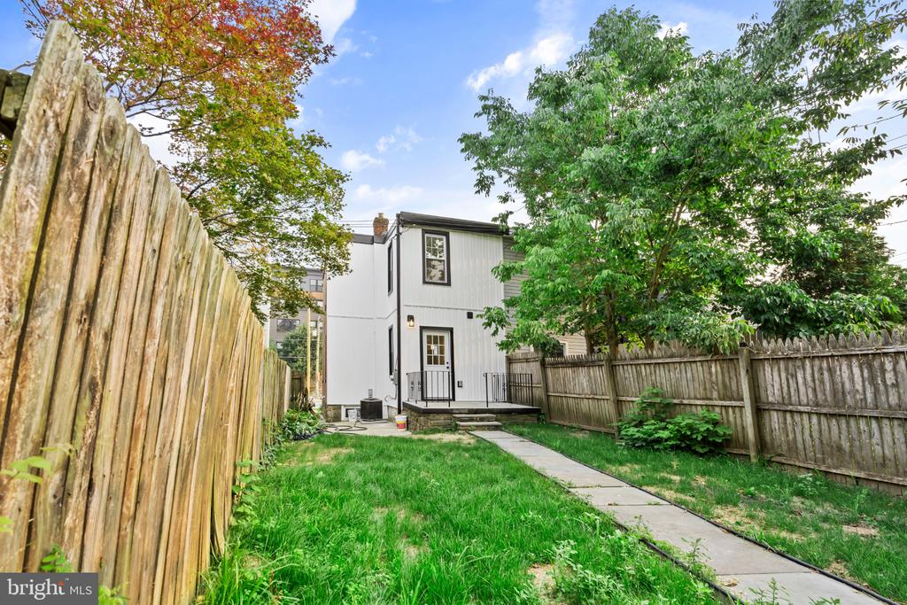 449 W BALTIMORE AVENUE
