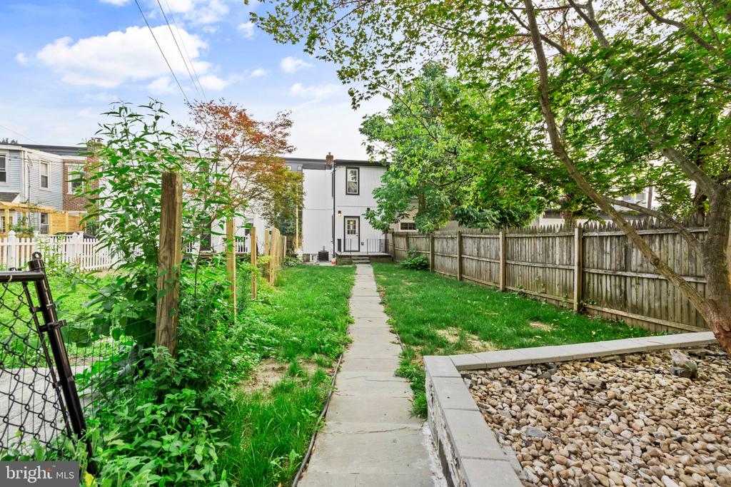 449 W BALTIMORE AVENUE