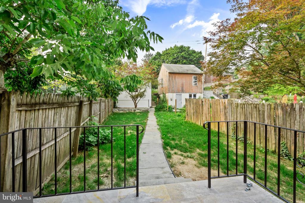 449 W BALTIMORE AVENUE
