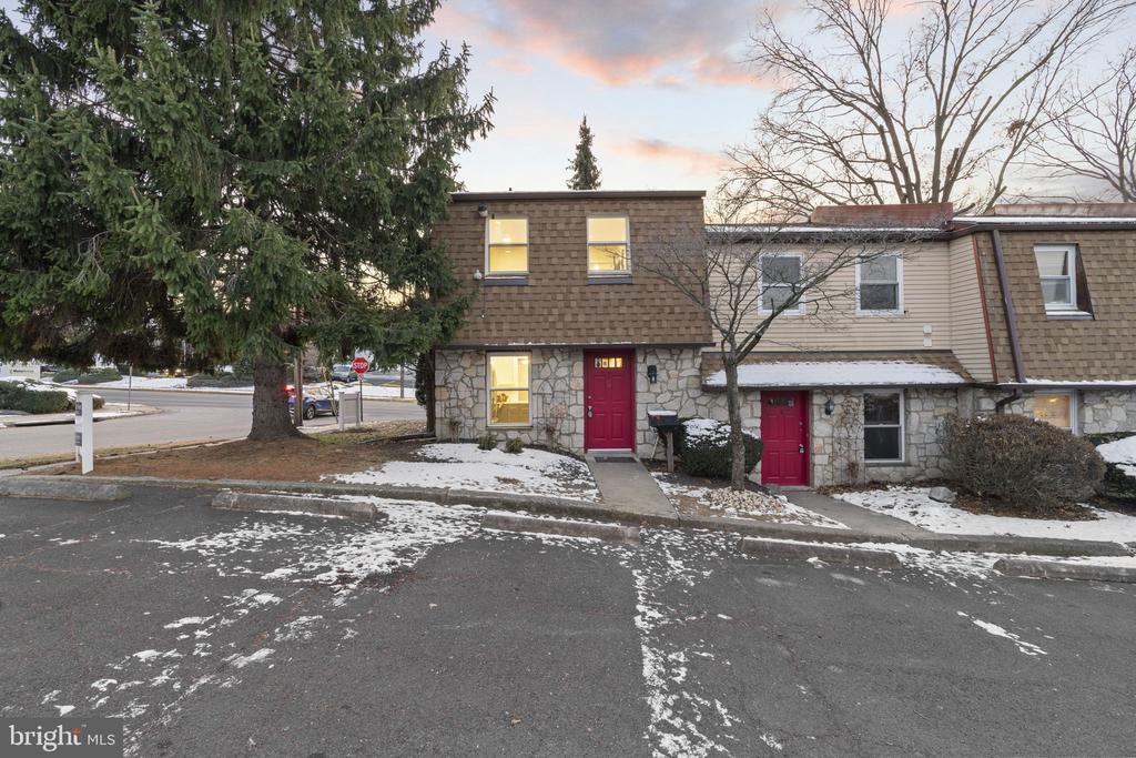 106 SUSAN DRIVE 1