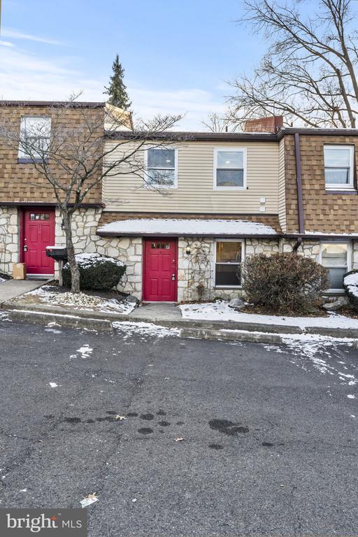 106 SUSAN DRIVE 2