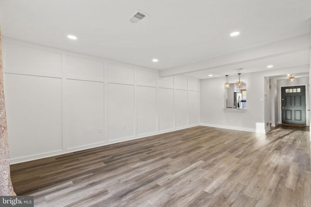 106 SUSAN DRIVE 2