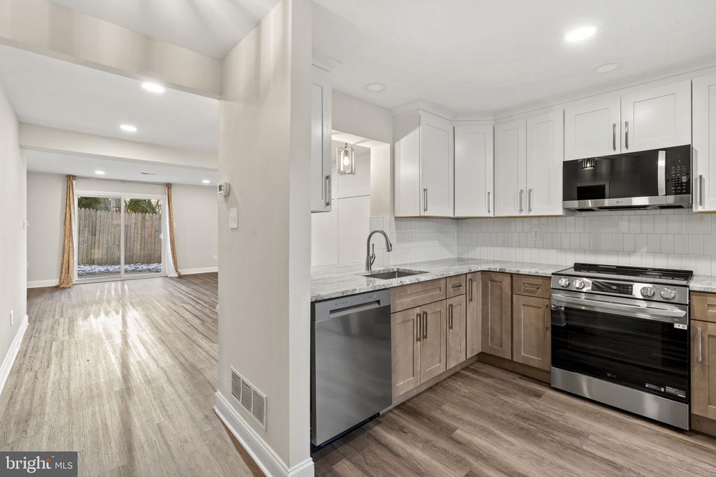 106 SUSAN DRIVE 2