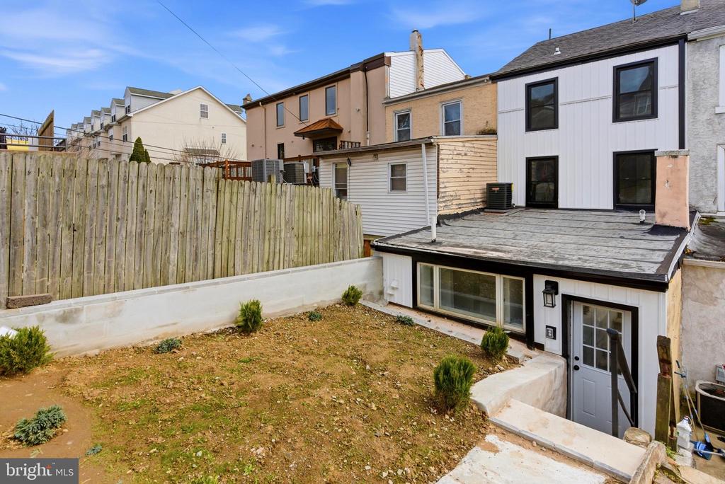 378 E ELM STREET