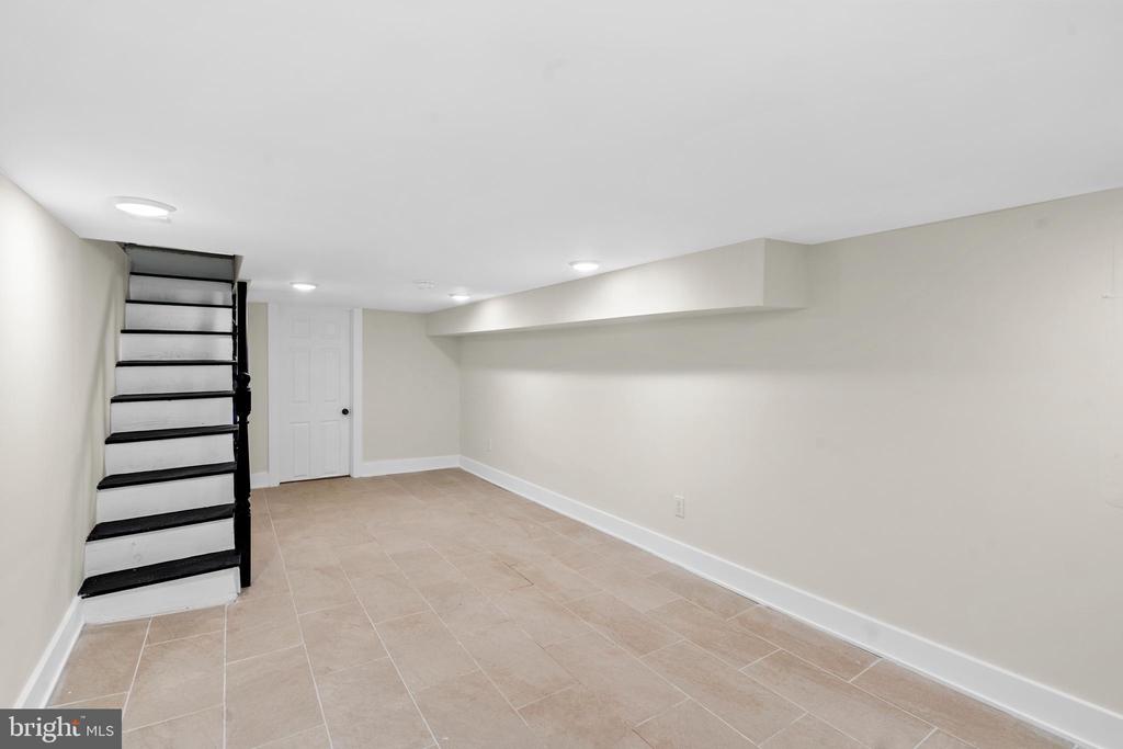 378 E ELM STREET