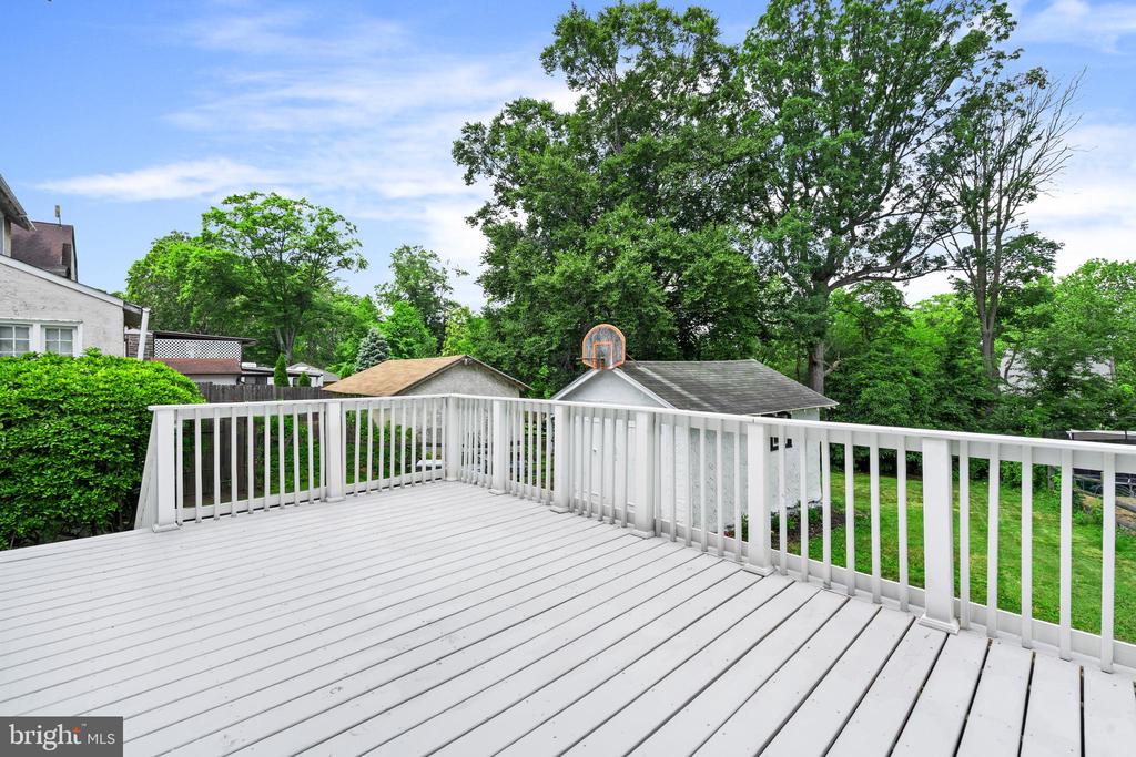 1082 EDGE HILL ROAD