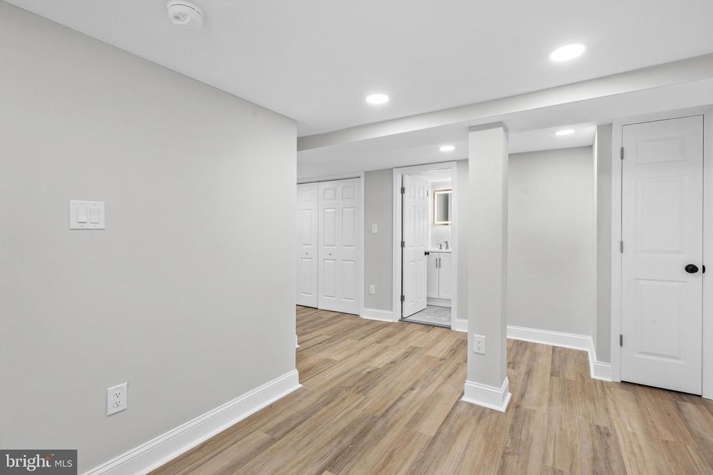 1082 EDGE HILL ROAD