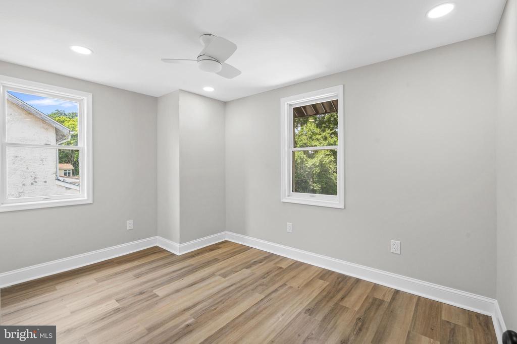 1082 EDGE HILL ROAD