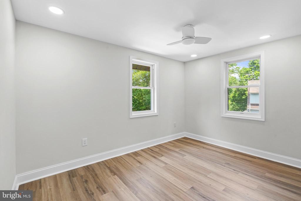 1082 EDGE HILL ROAD