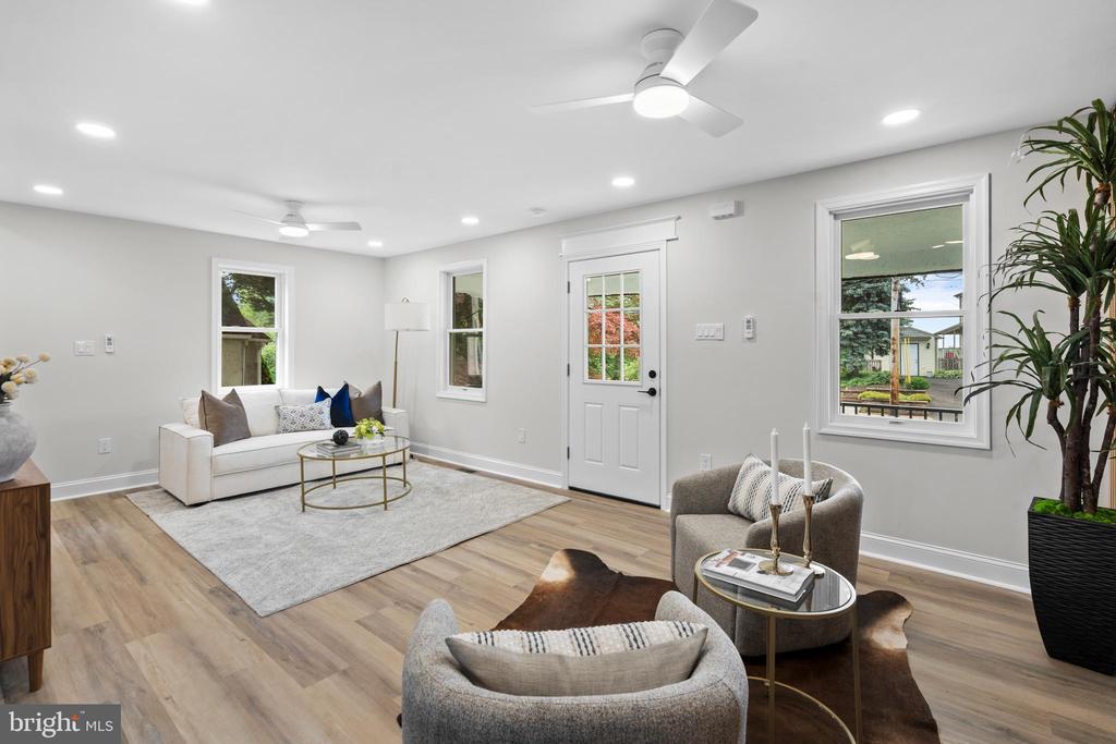 1082 EDGE HILL ROAD