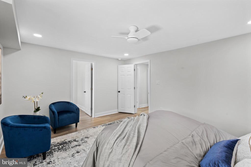 1082 EDGE HILL ROAD