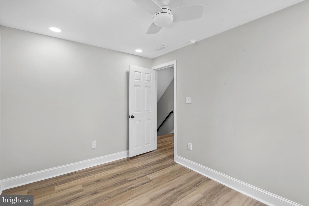 1082 EDGE HILL ROAD