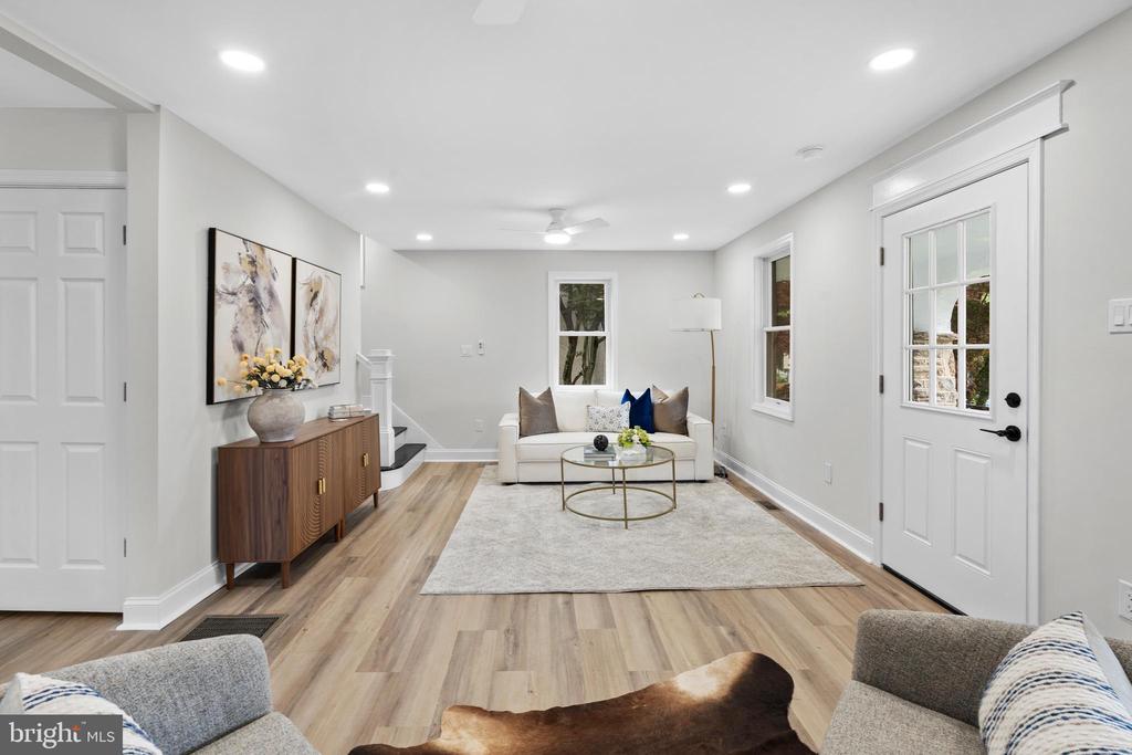 1082 EDGE HILL ROAD