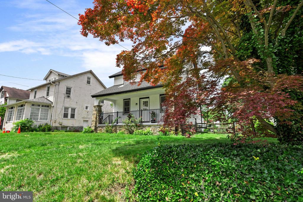 1082 EDGE HILL ROAD
