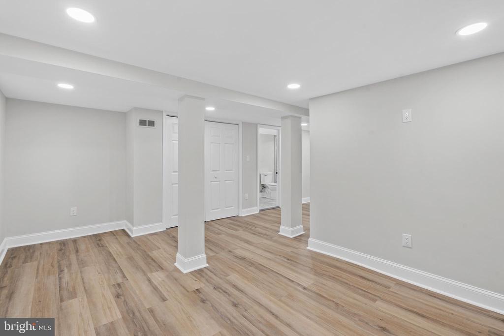1082 EDGE HILL ROAD