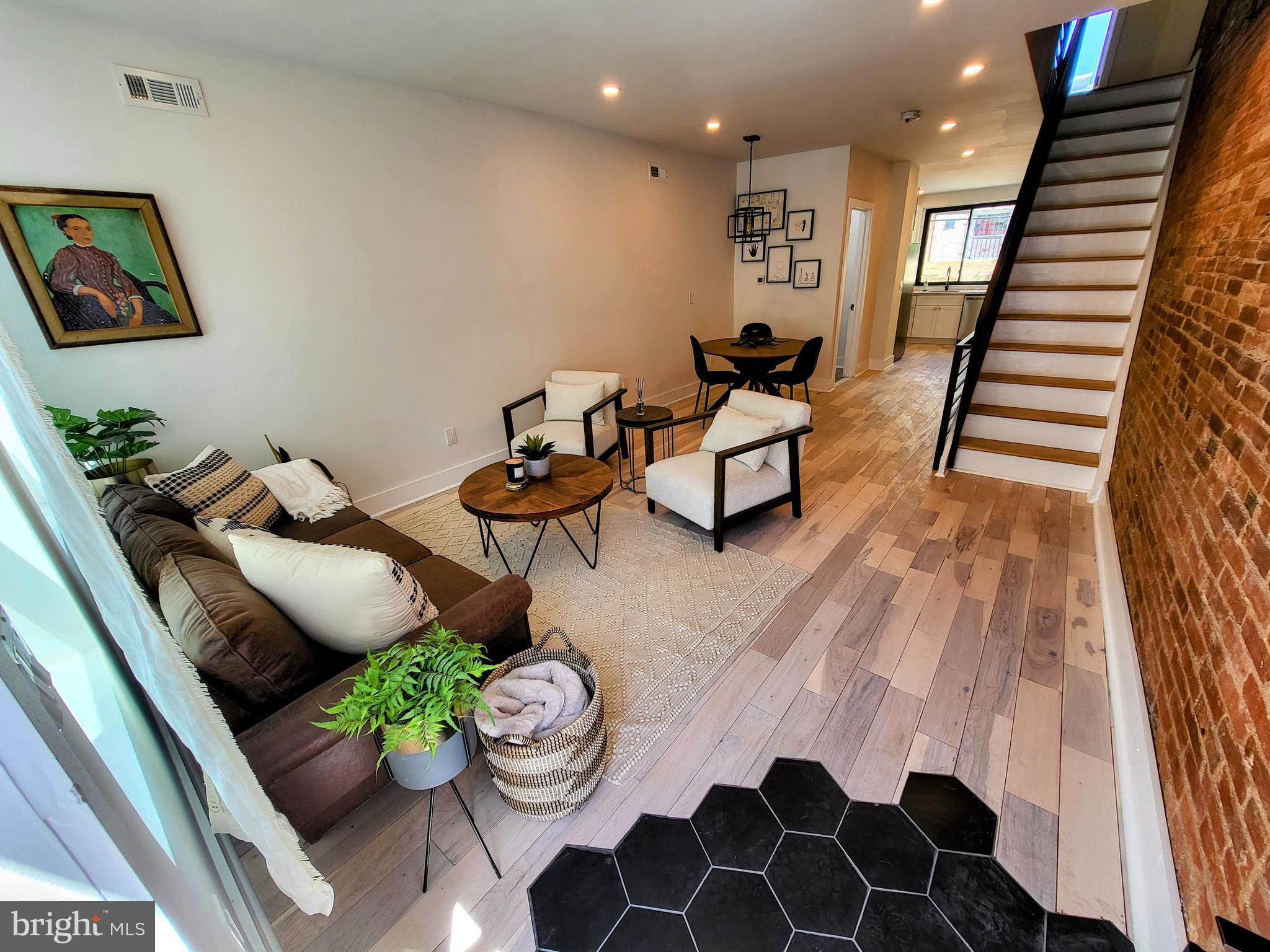 2255 GREENWICH STREET