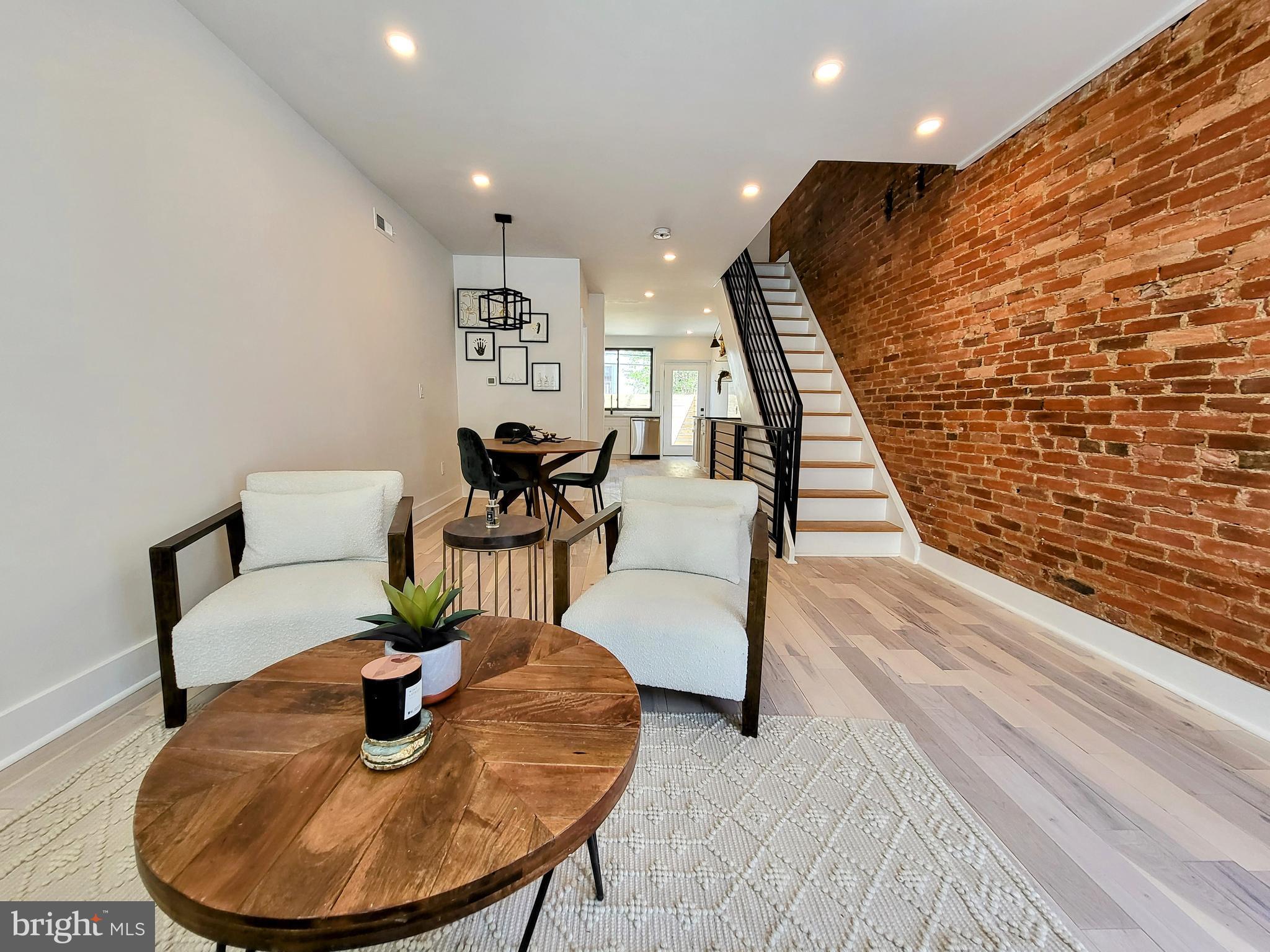 2255 GREENWICH STREET