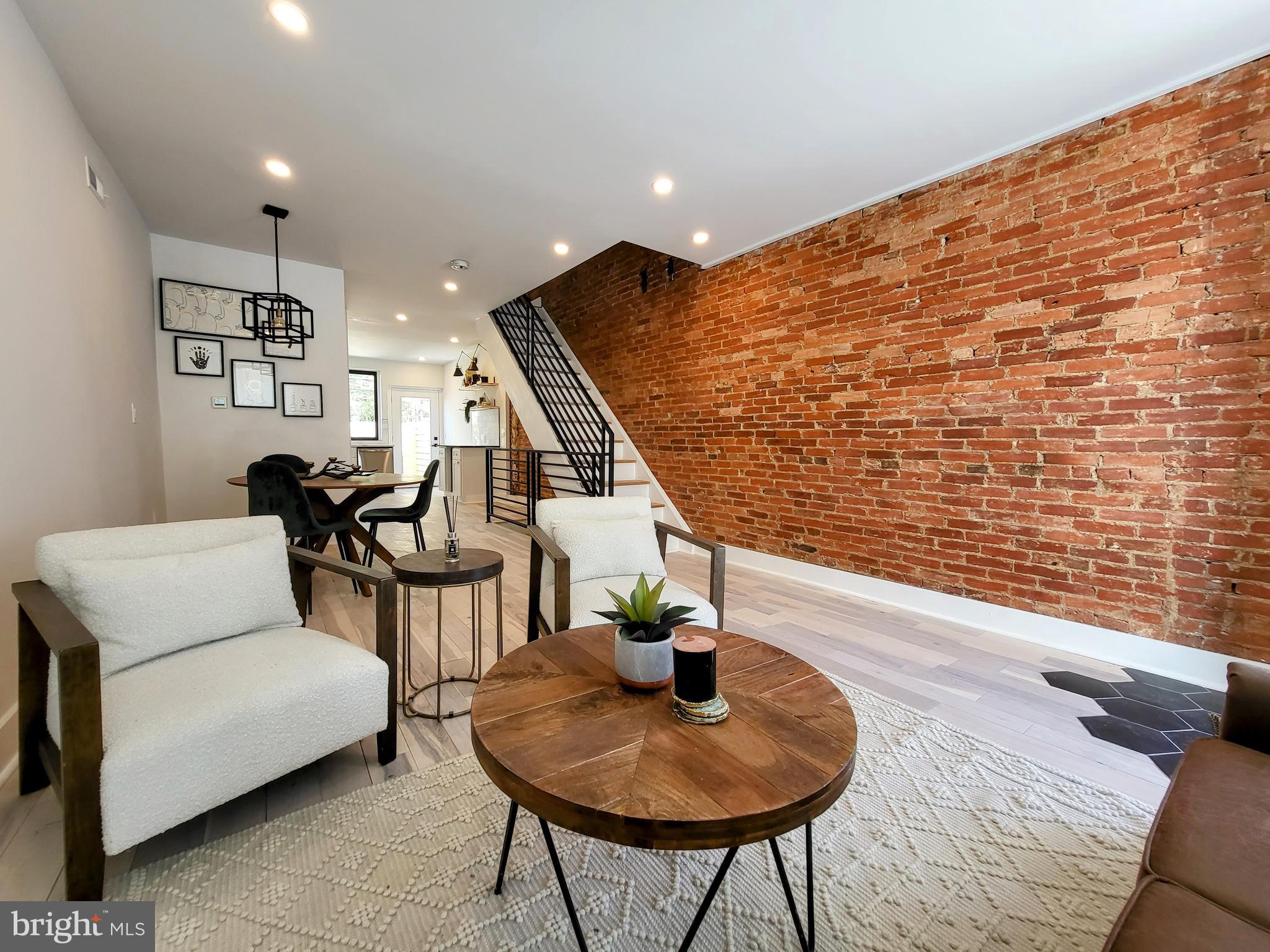 2255 GREENWICH STREET