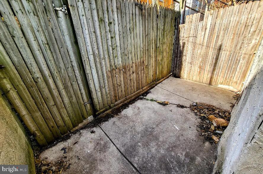 1912 S CROSKEY STREET