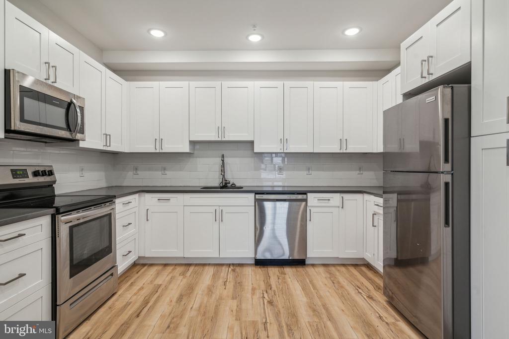 12 S 43RD STREET 503